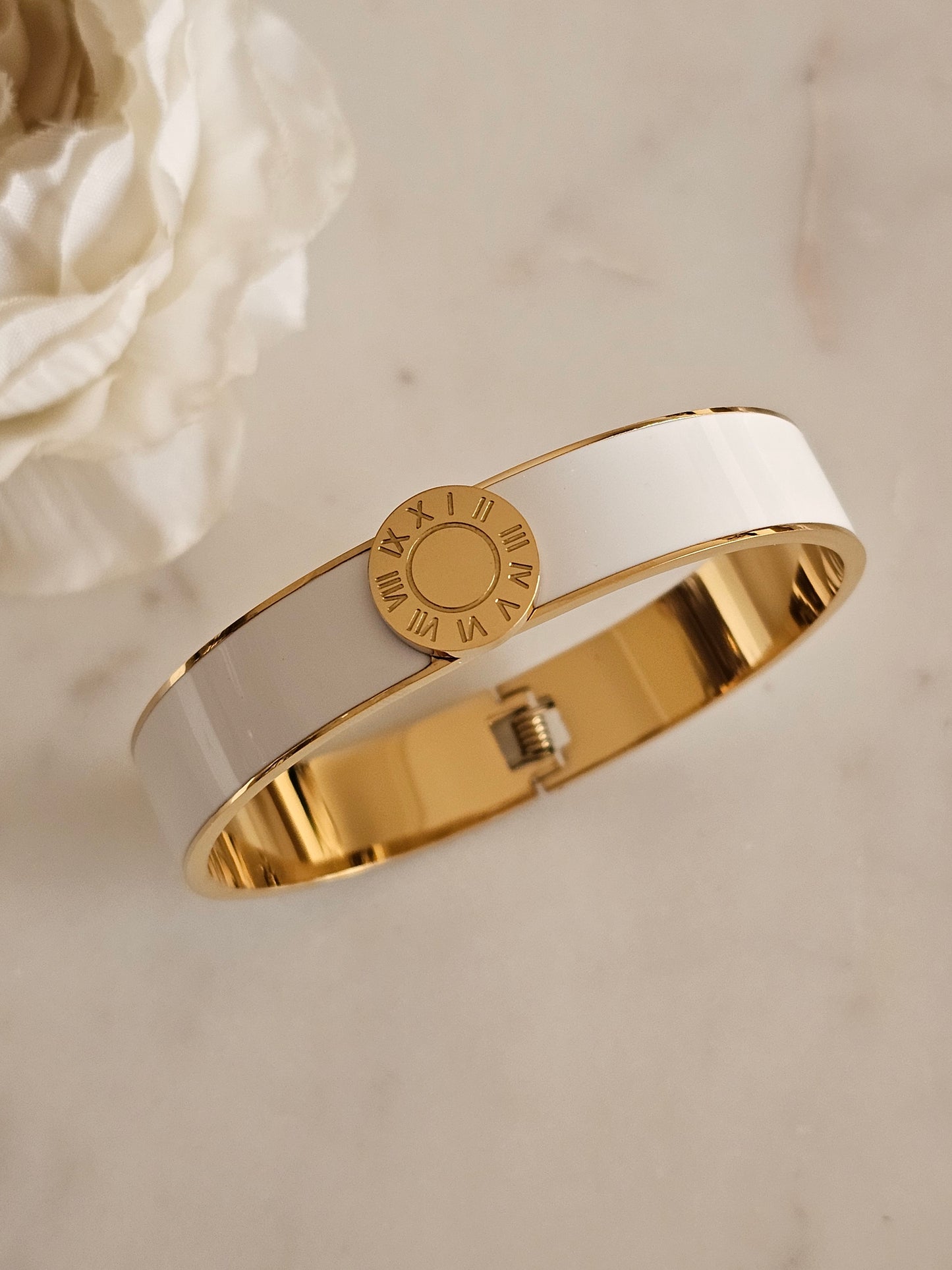 ASIYA BANGLE