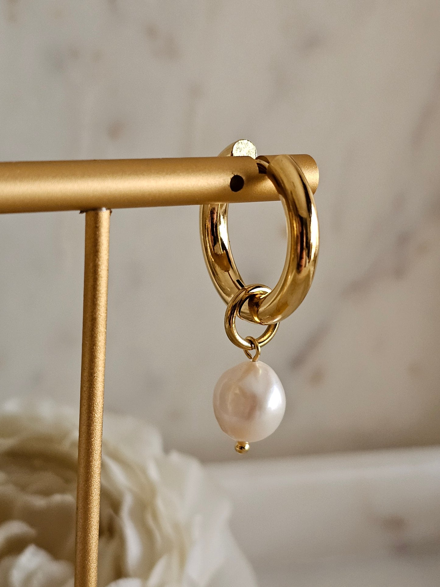 LAILA PEARL HOOP EARRINGS