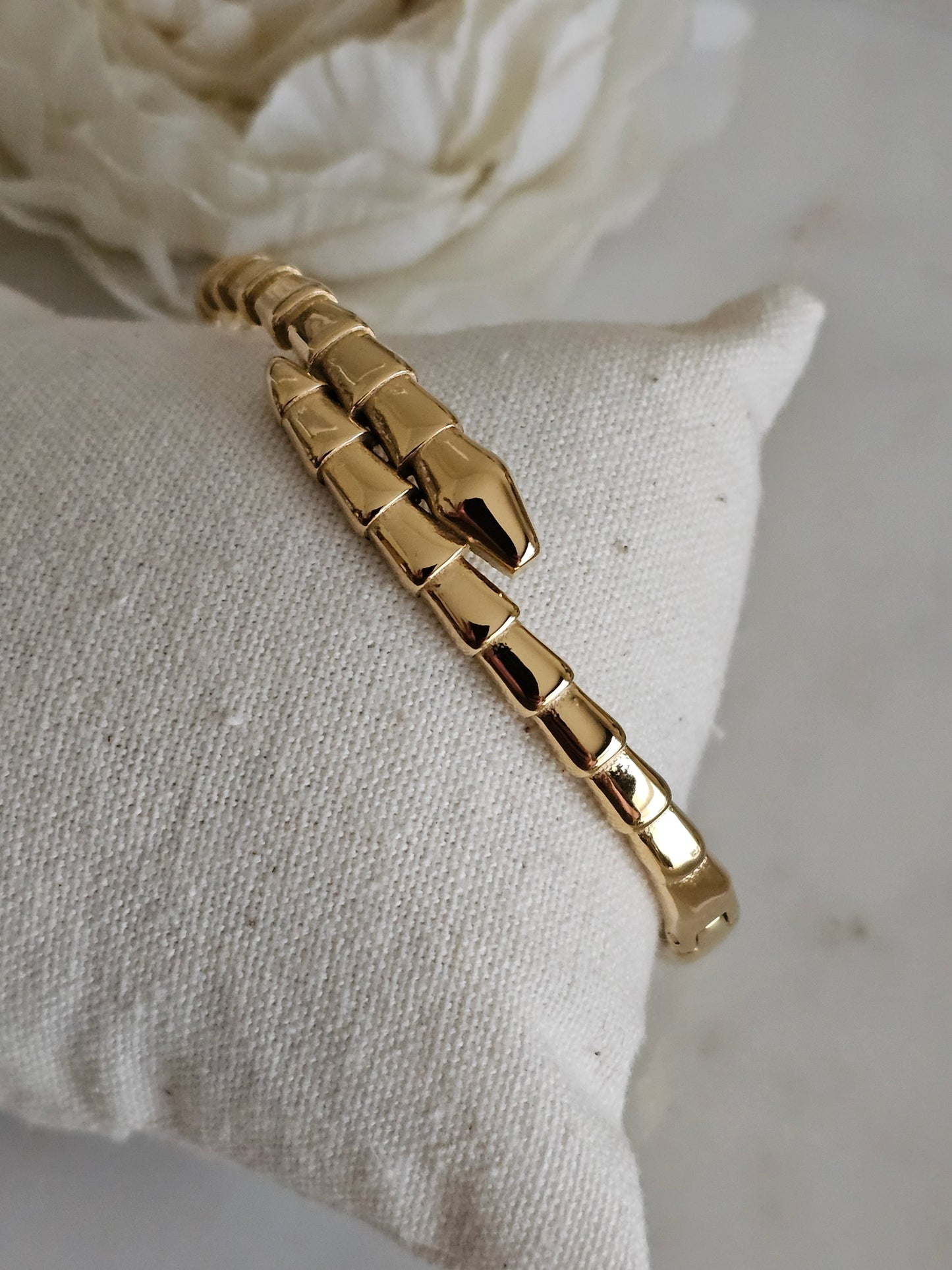 LILANI SNAKE BANGLE