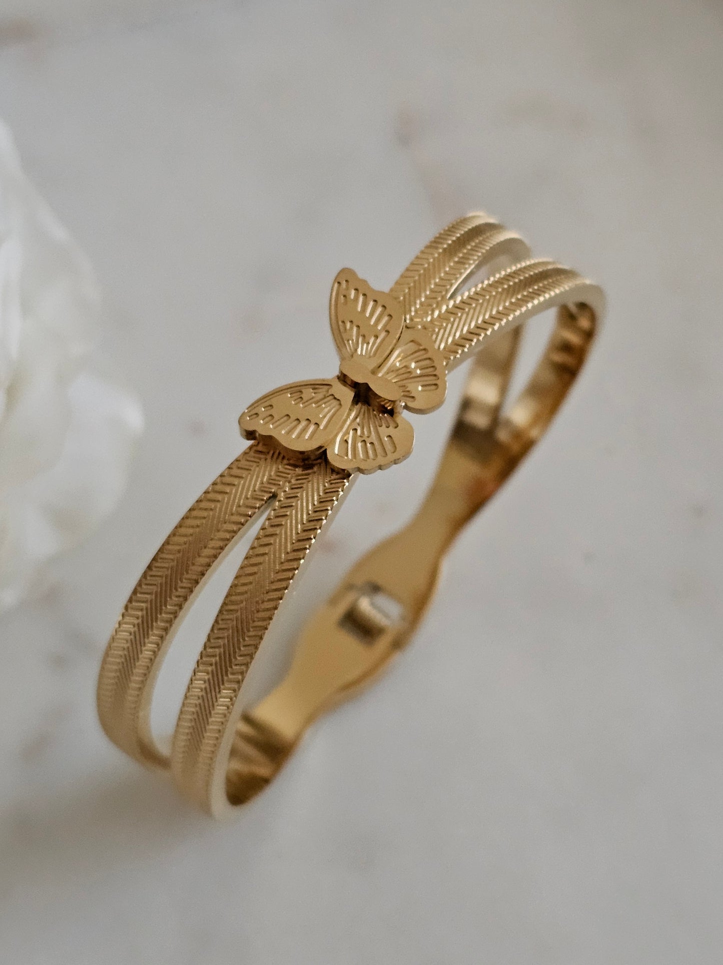 ASMIRA BUTTERFLY BANGLE