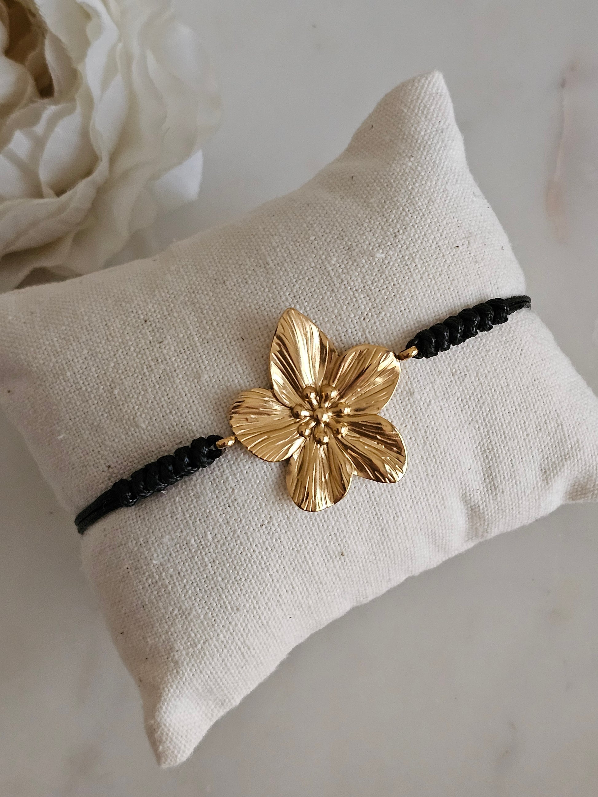 Gold plated stainless steel flower rope bracelet