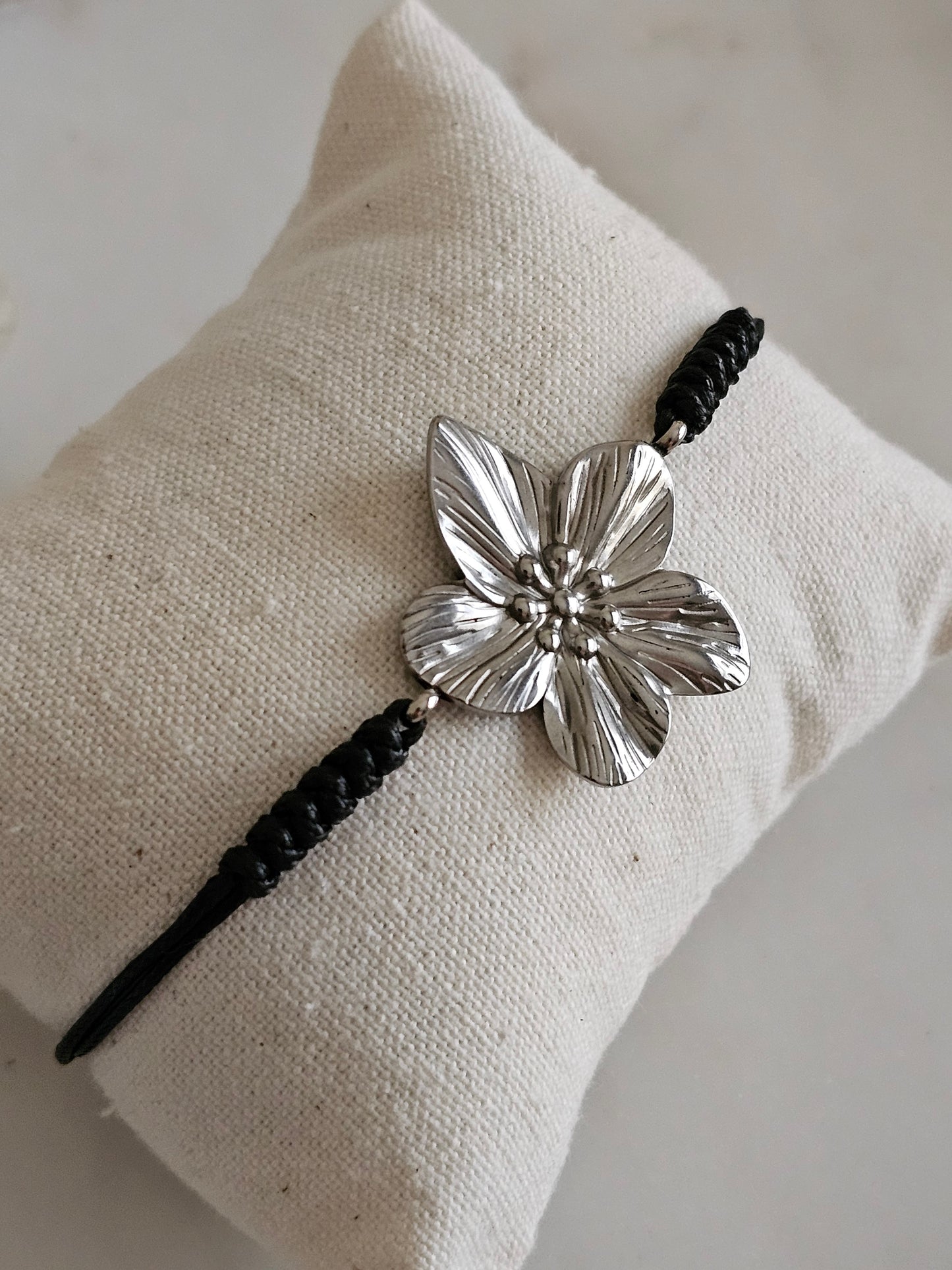 MELINA FLOWER ROPE BRACELET