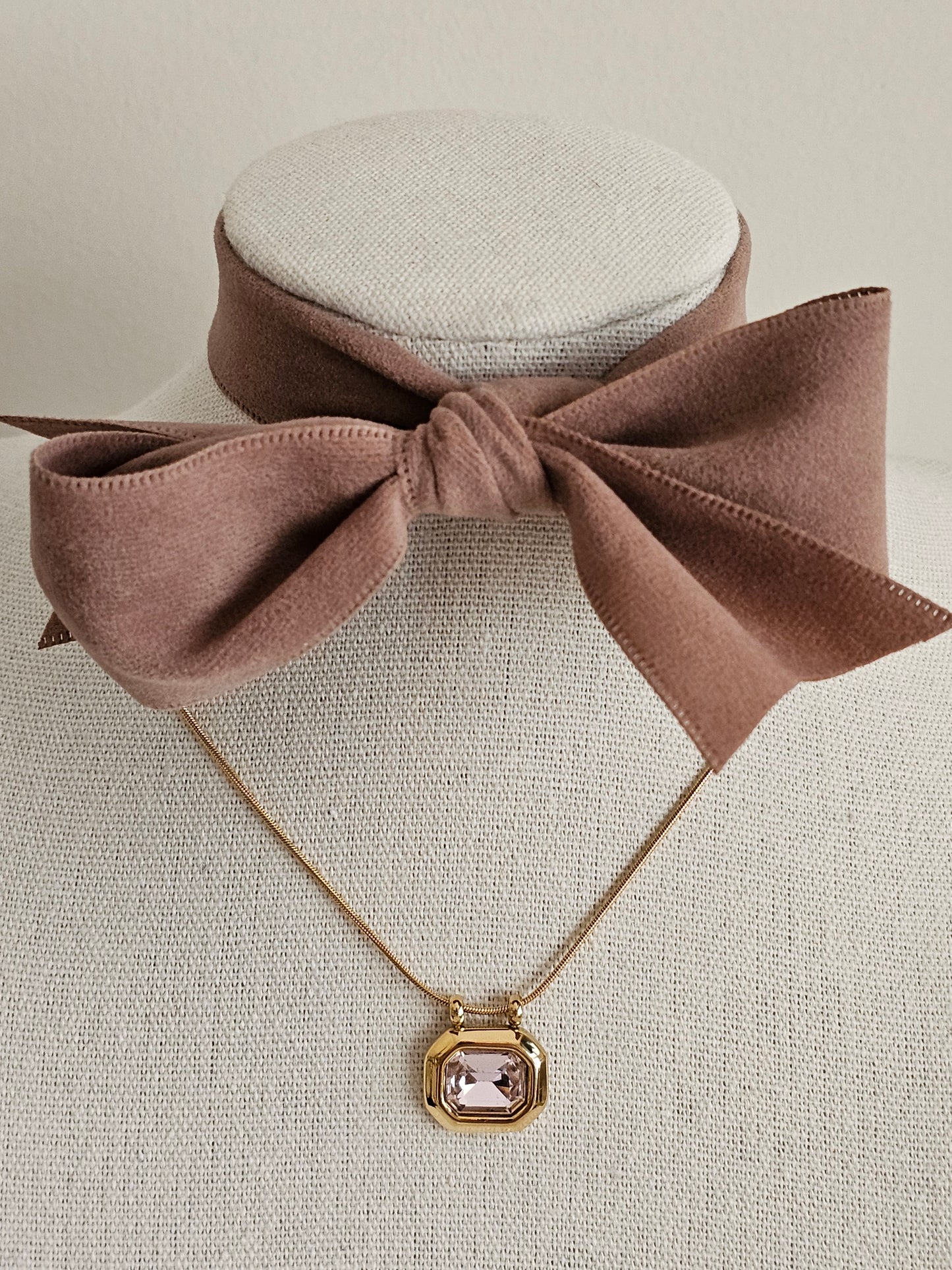 FAY NECKLACE