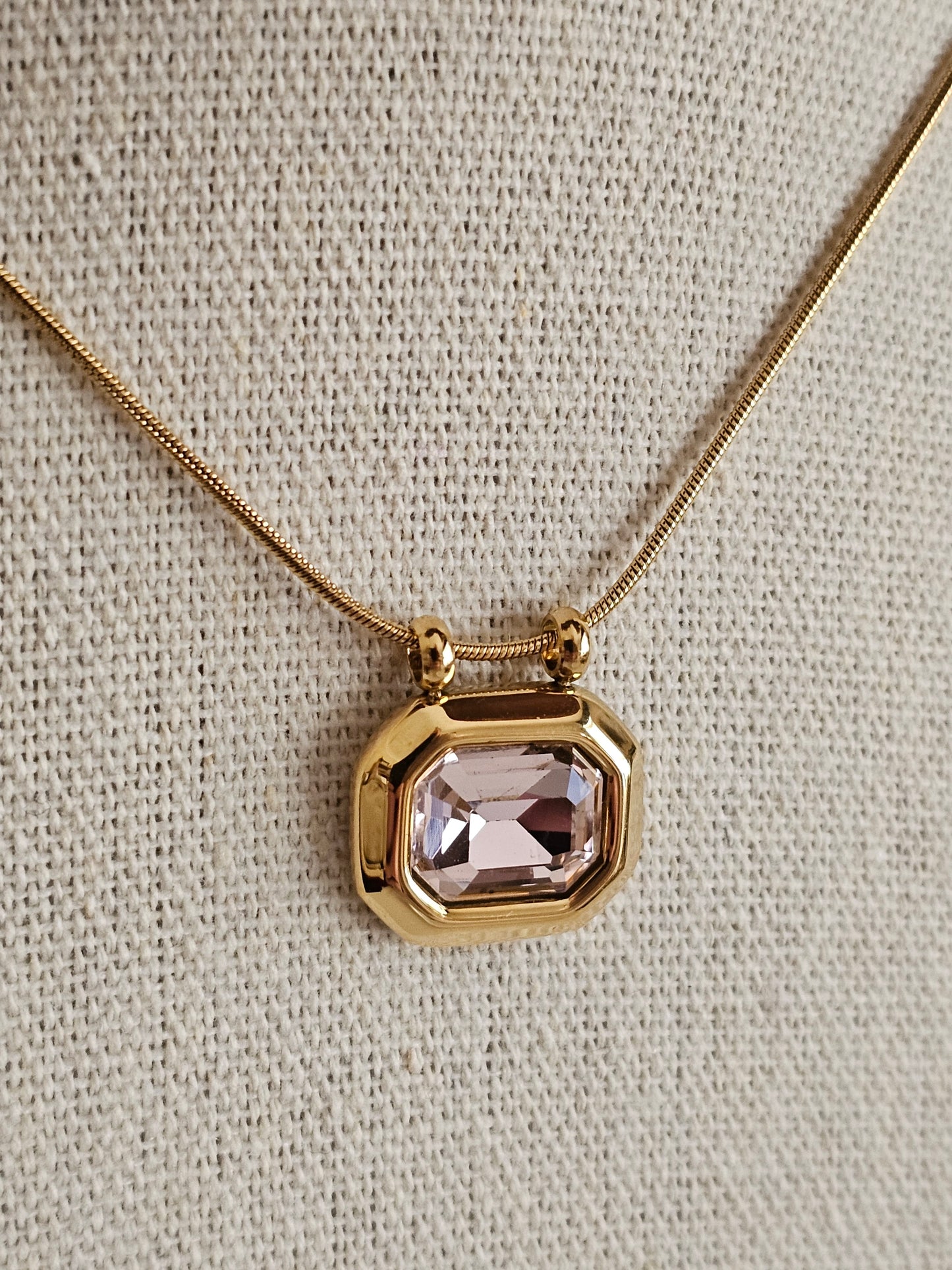 FAY NECKLACE