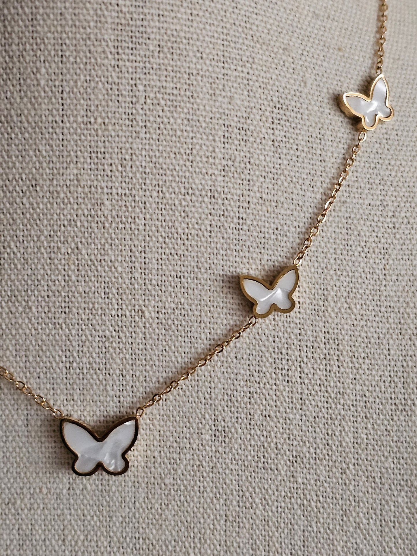 LIA BUTTERFLY NECKLACE