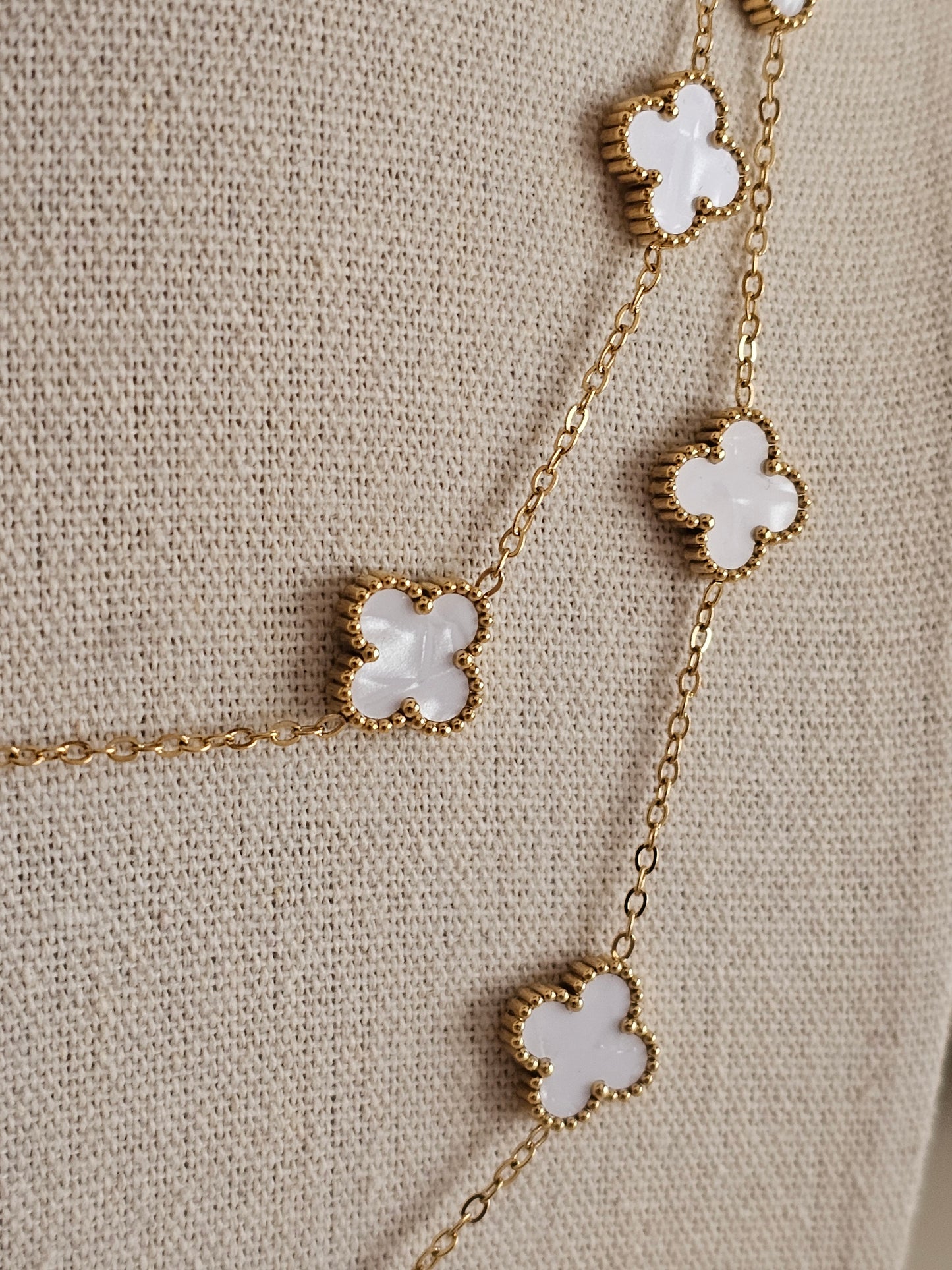 NYLA LONG CLOVER NECKLACE