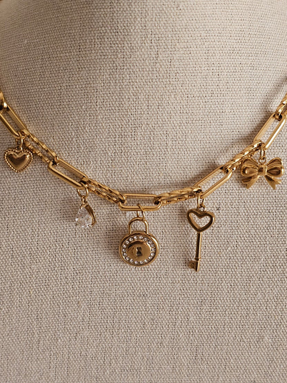 VINTAGE KEY CHARM
