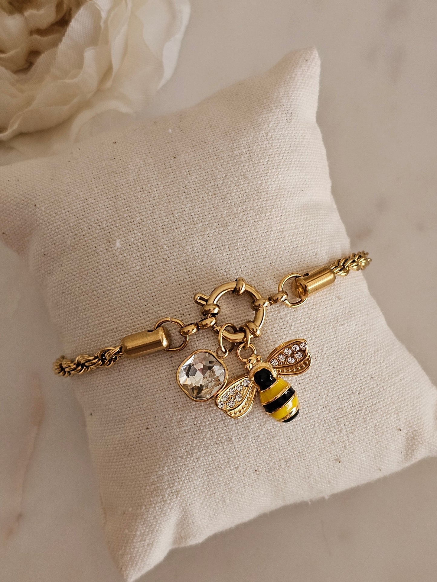 BEE CHARM