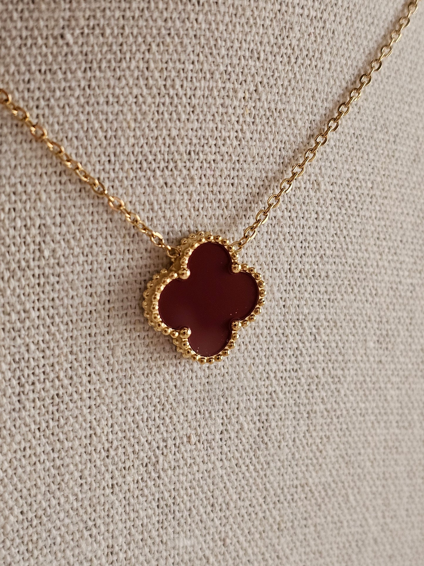 AYANA CLOVER PENDANT NECKLACE