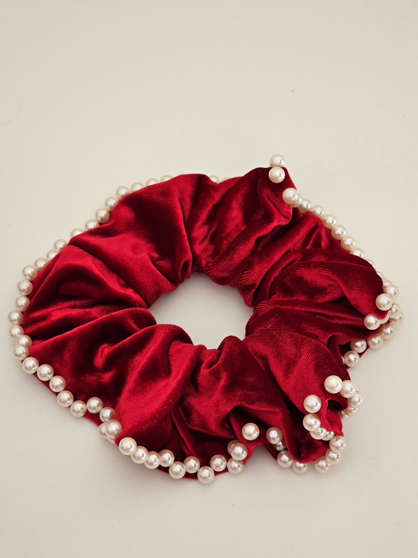 ESITA PEARLY VELVET HAIR SCRUNCHIE