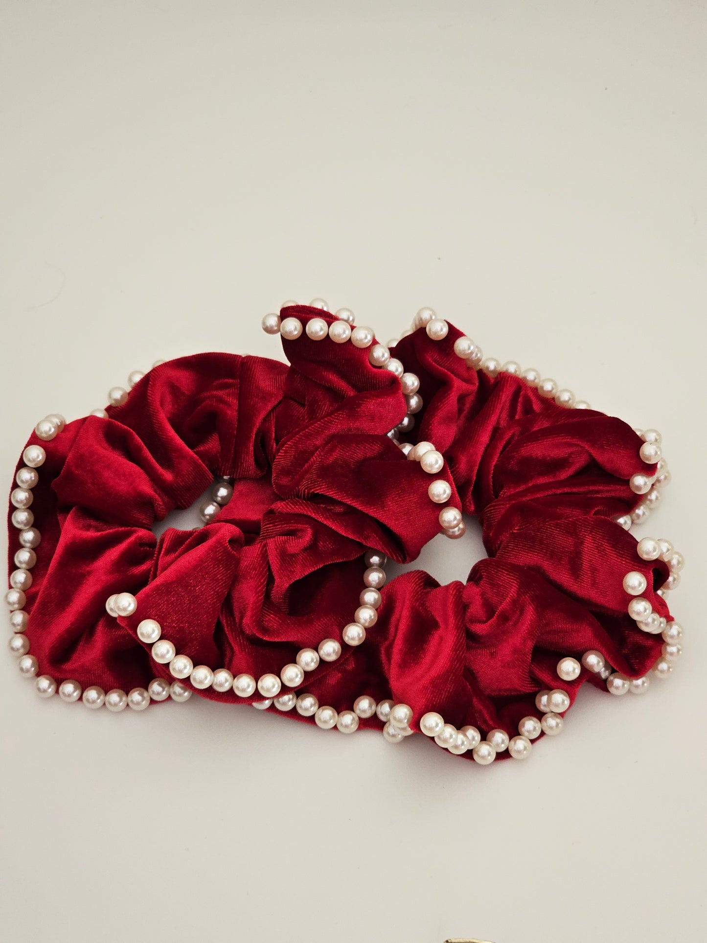 ESITA PEARLY VELVET HAIR SCRUNCHIE