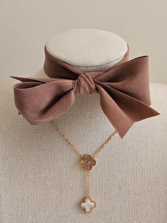 Gold plated stainless steel clover pendant necklace