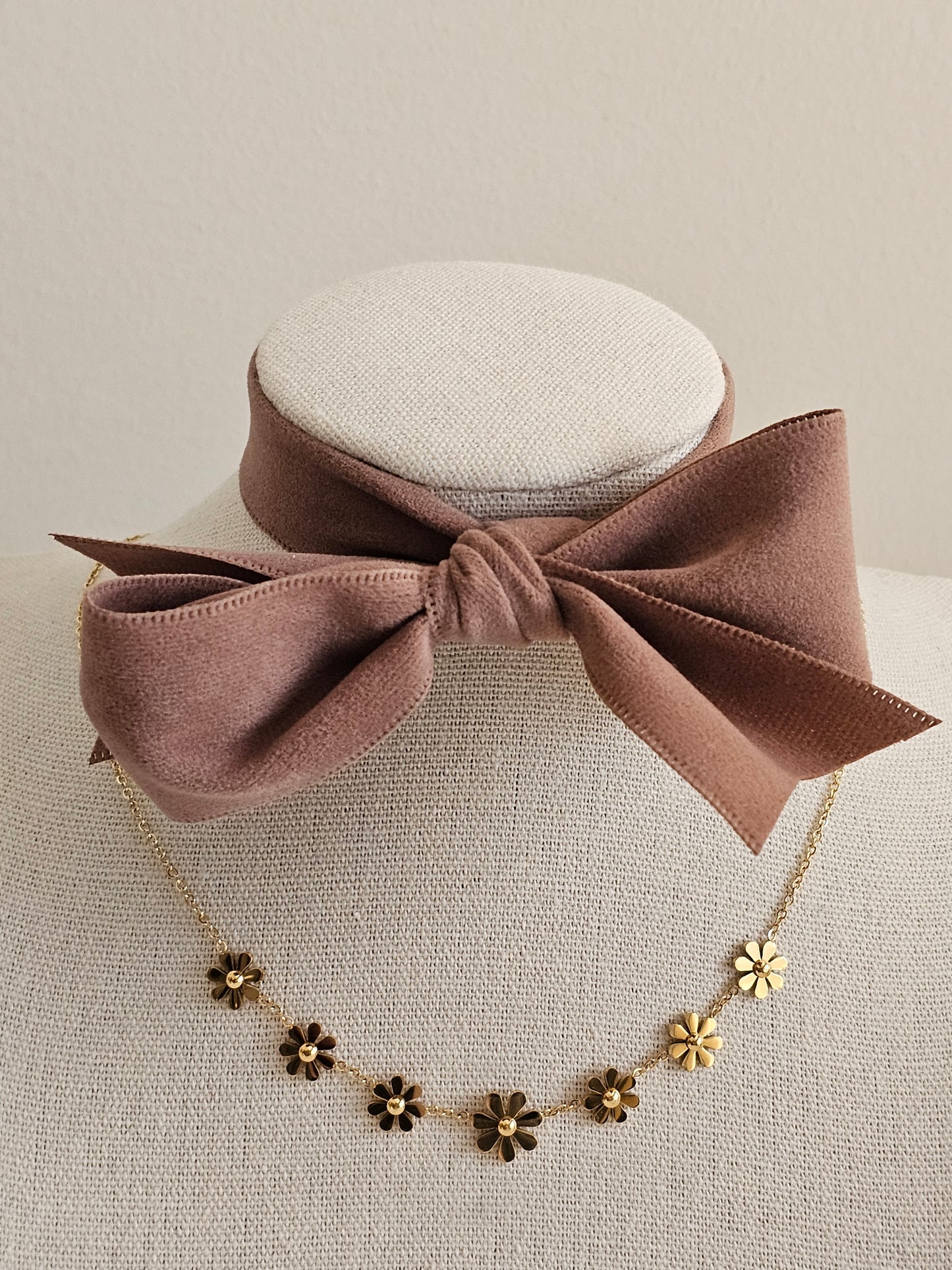 Gold plated flower necklace