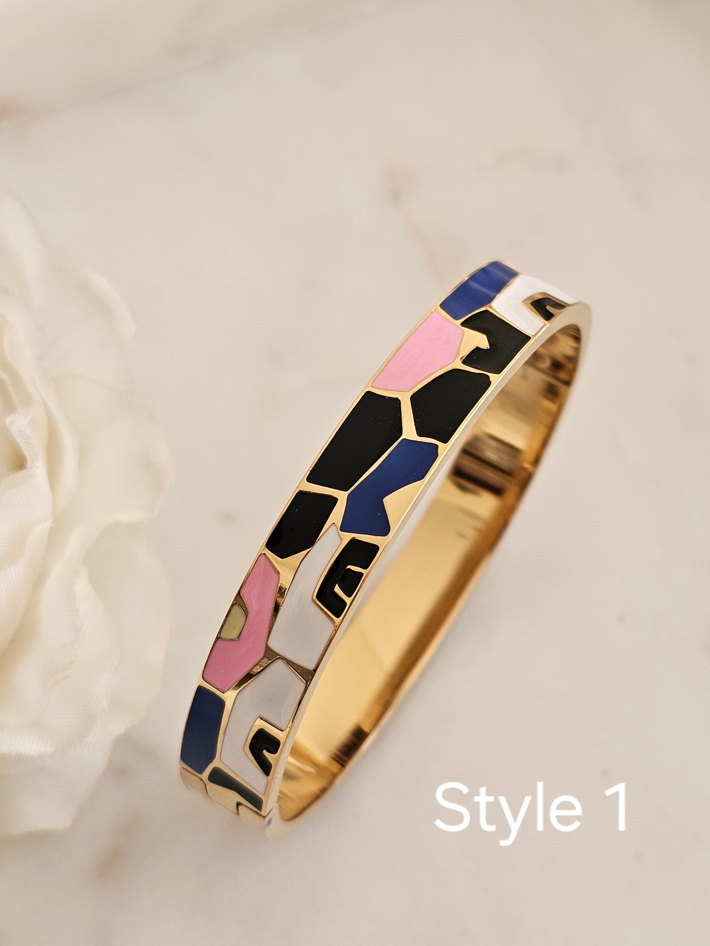 BAHAR ENAMEL BANGLE