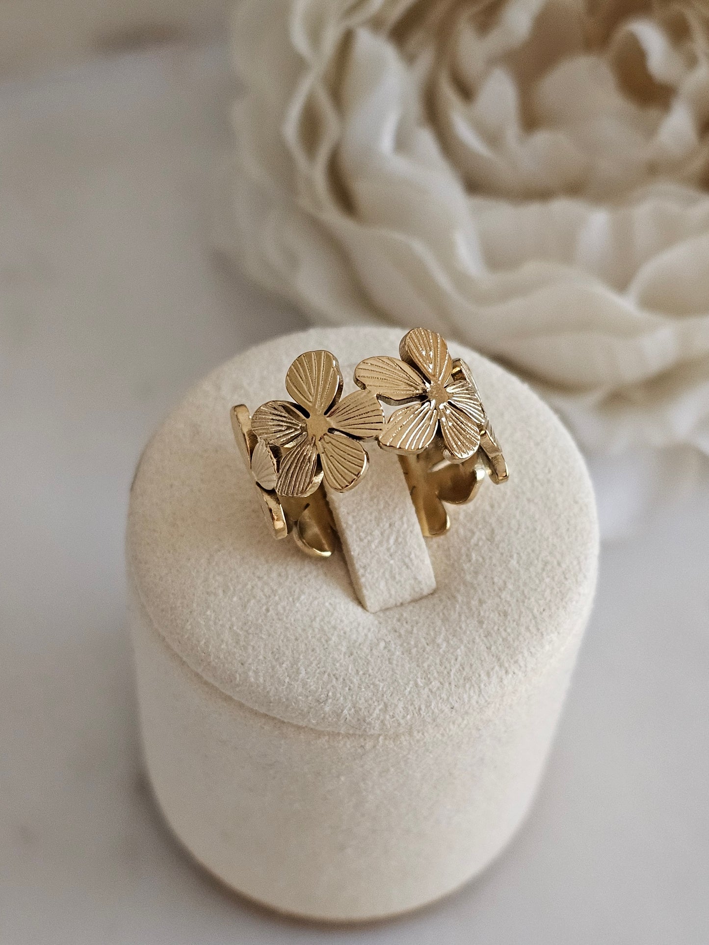 LILY FLOWER RING