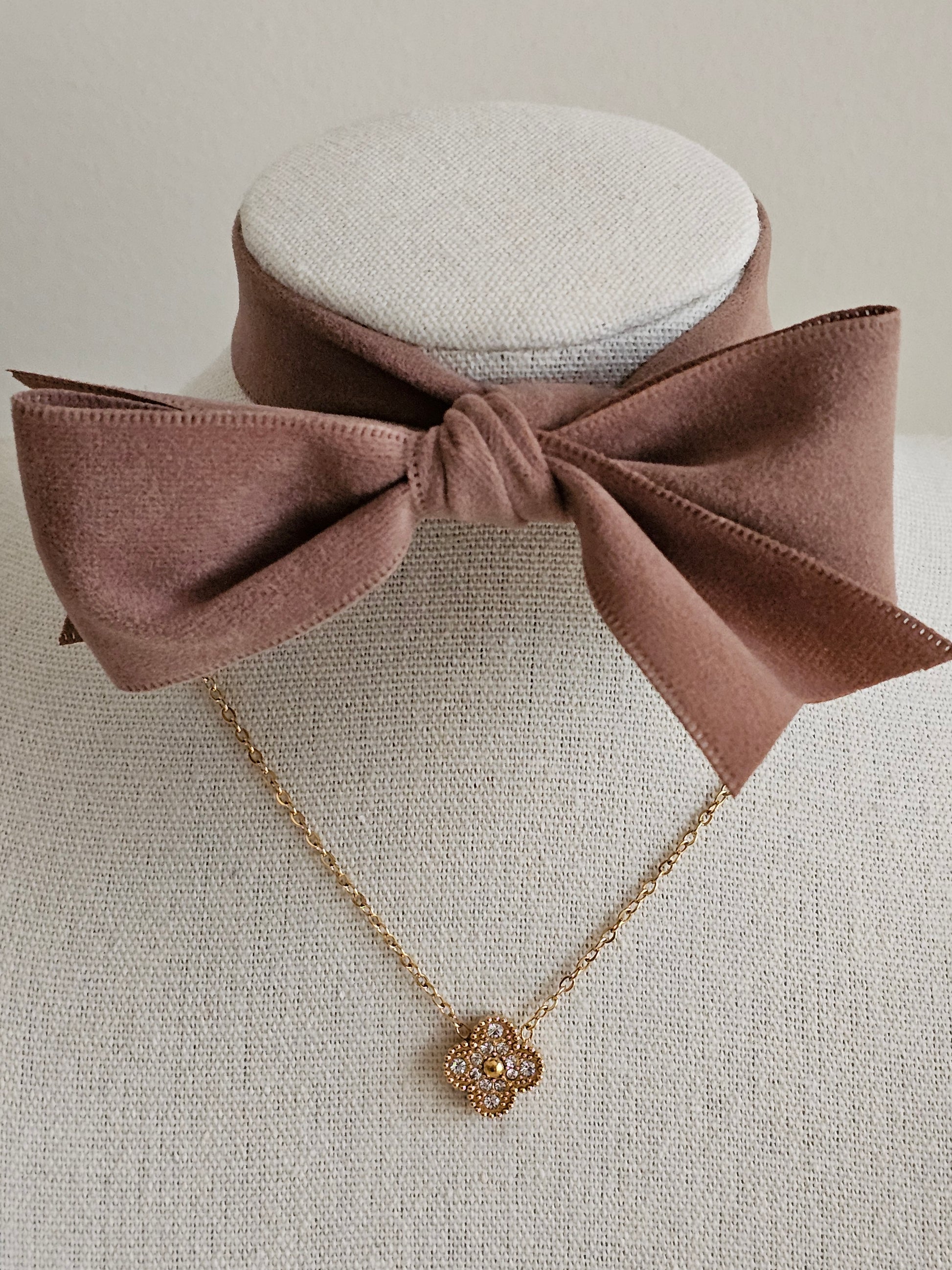 Gold plated diamente clover pendant necklace