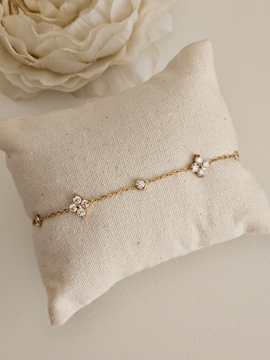 mini clover bracelet