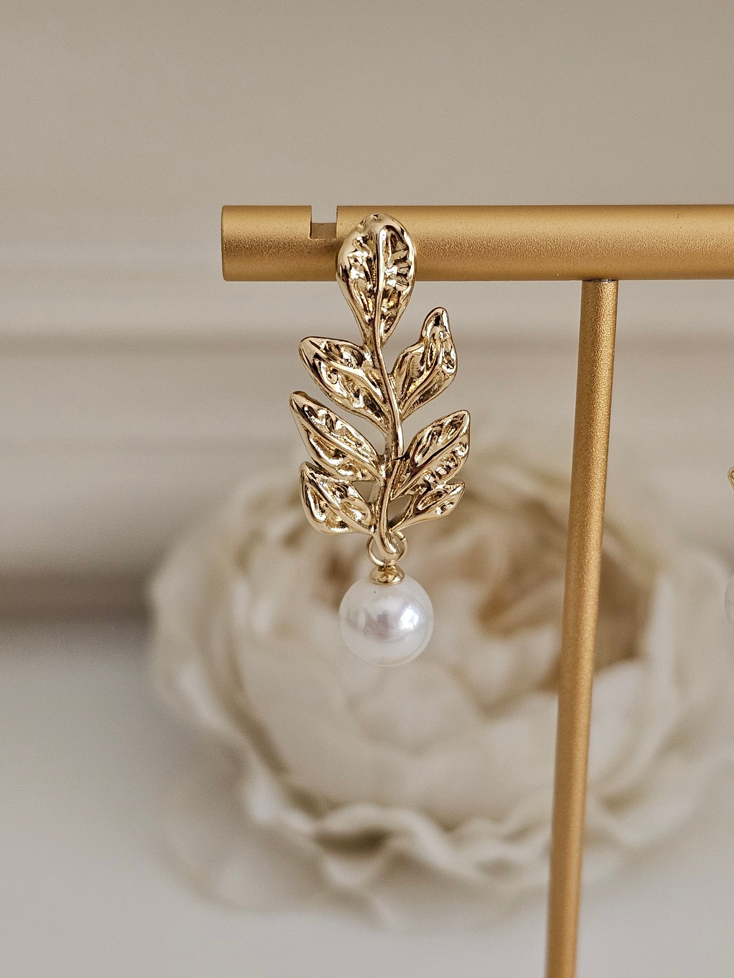 SALMA PEARL LEAF EARRINGS