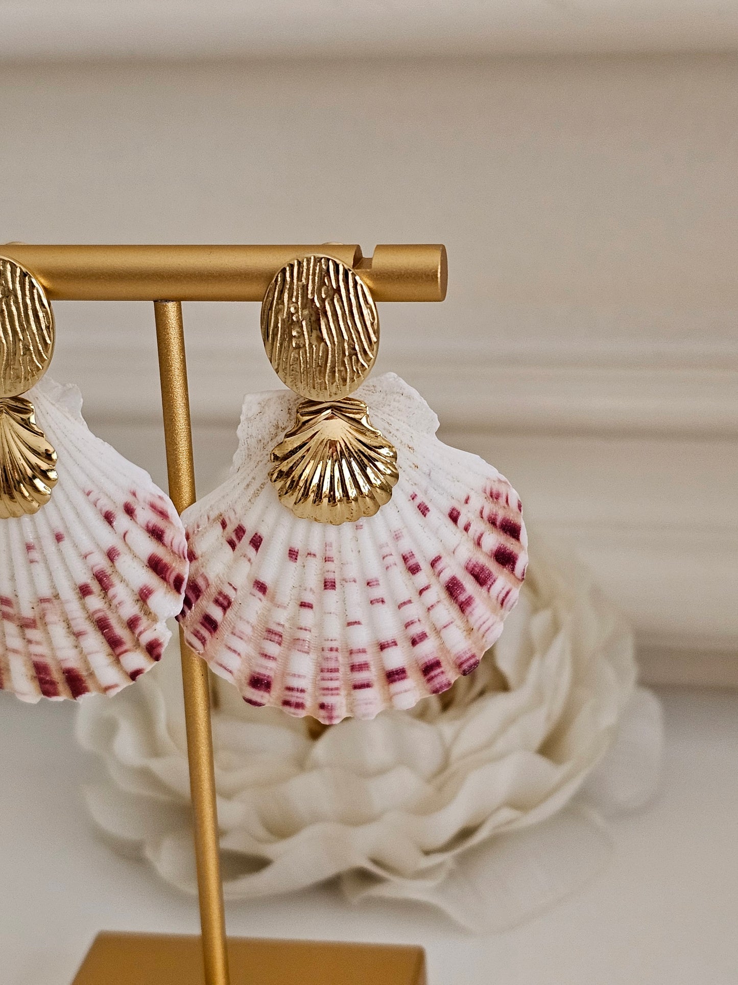 EYSHAN SHELL EARRINGS