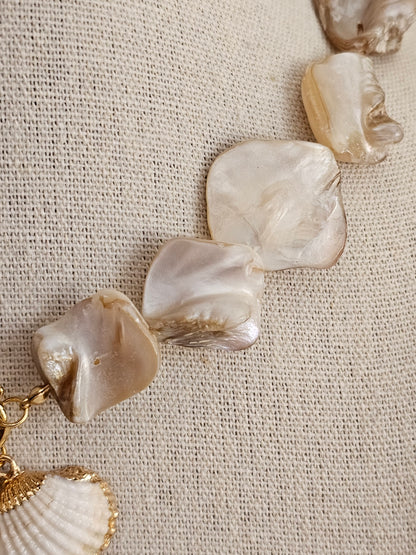 HIRA SHELL CHARM NECKLACE