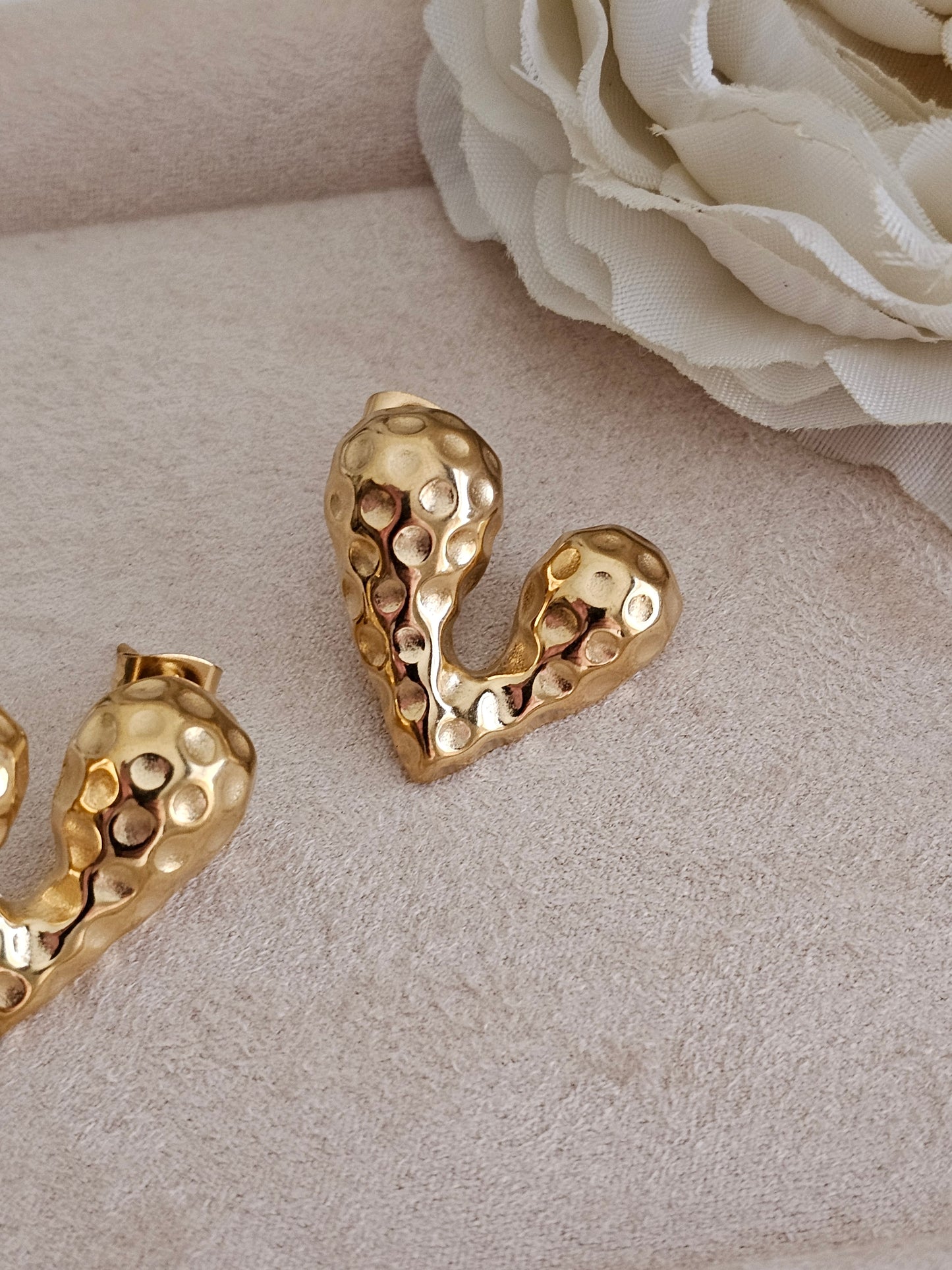 SERAN HEART EARRINGS