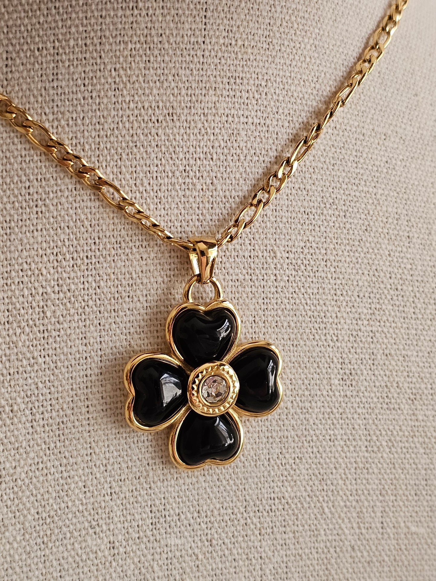 NARA CLOVER NECKLACE