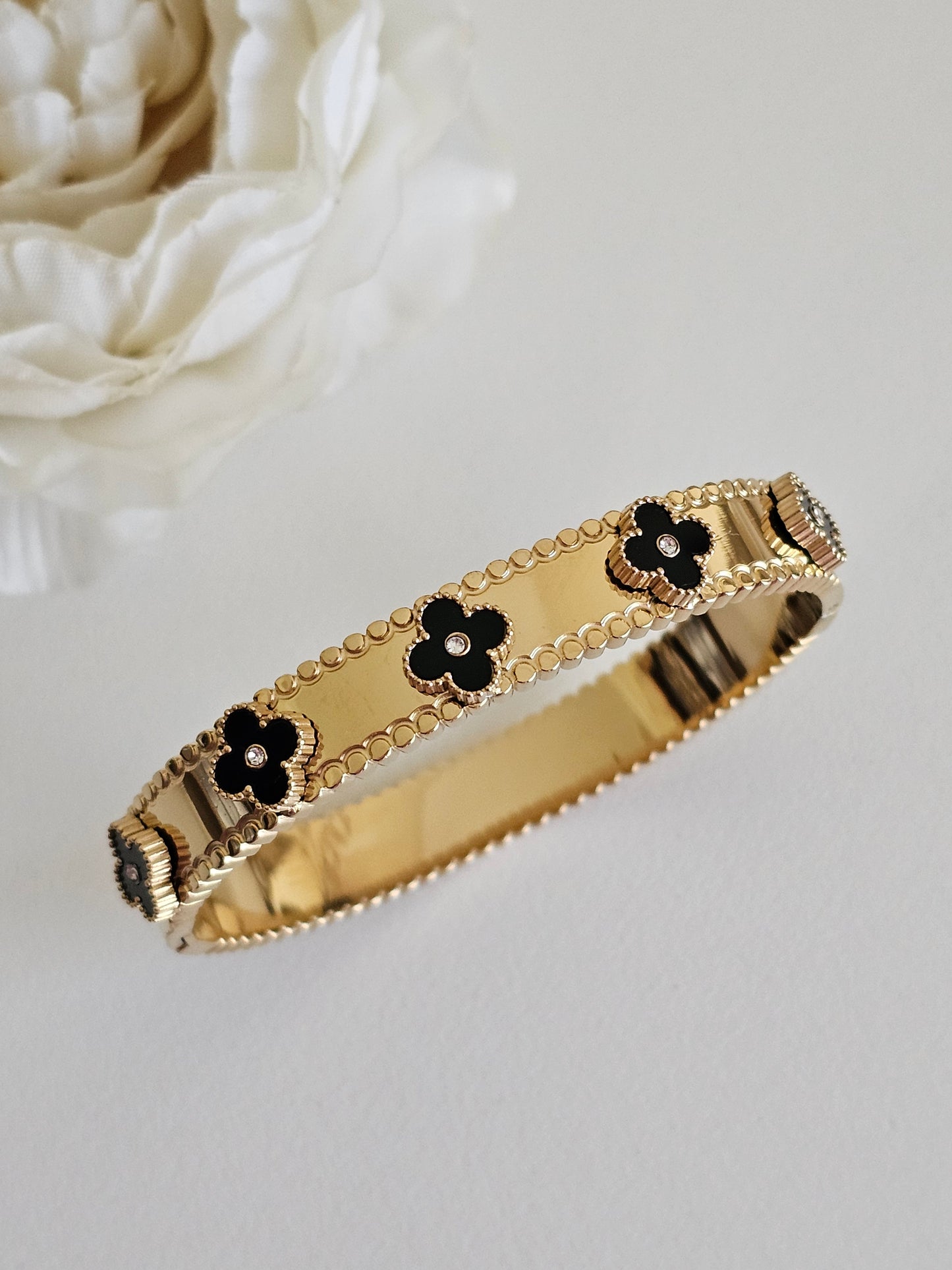 Clover bangle