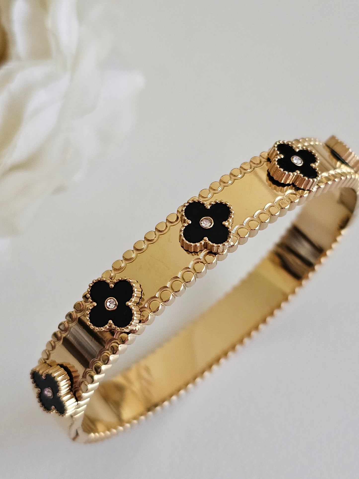 MERI CLOVER BANGLE