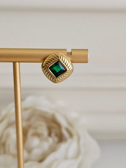 KARA SMALL BUTTON EARRINGS