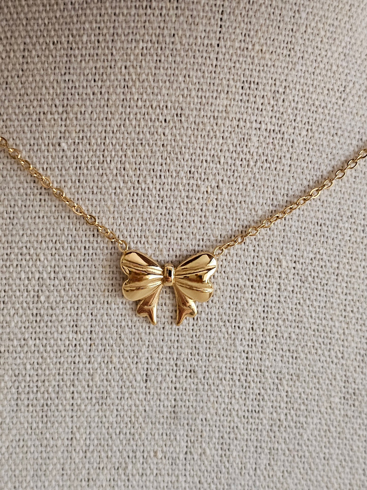 DEFNE BOW NECKLACE