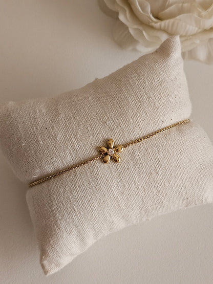 Gold and cubic zirconia flower bracelet