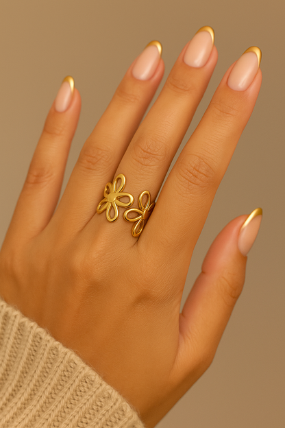 LULU FLOWER RING