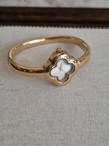 EYSHAN CLOVER WATCH