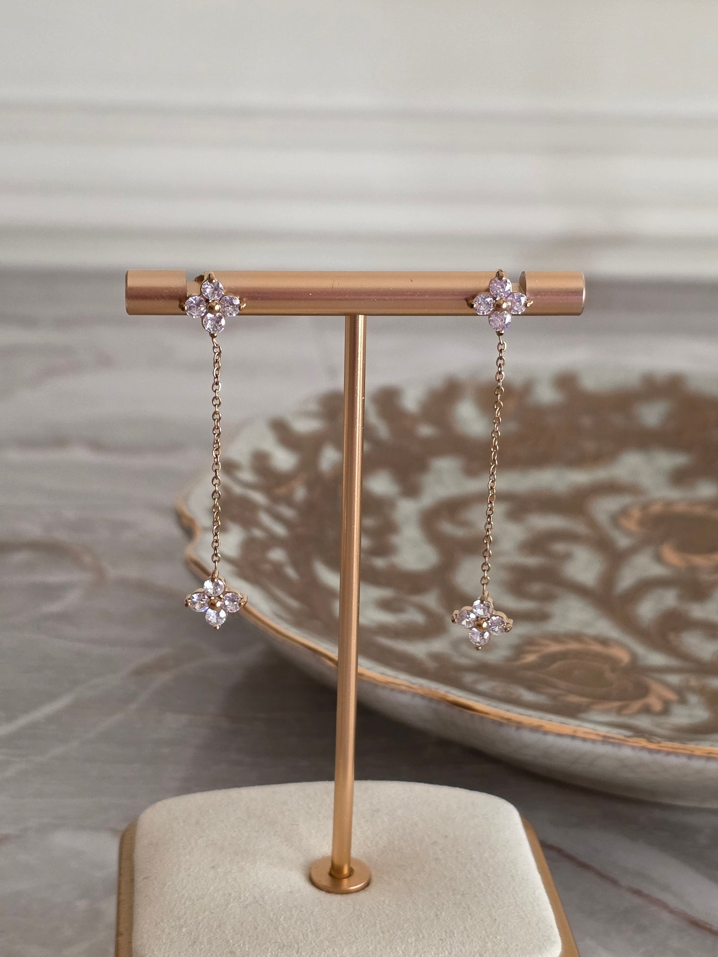 Long dente clover earrings