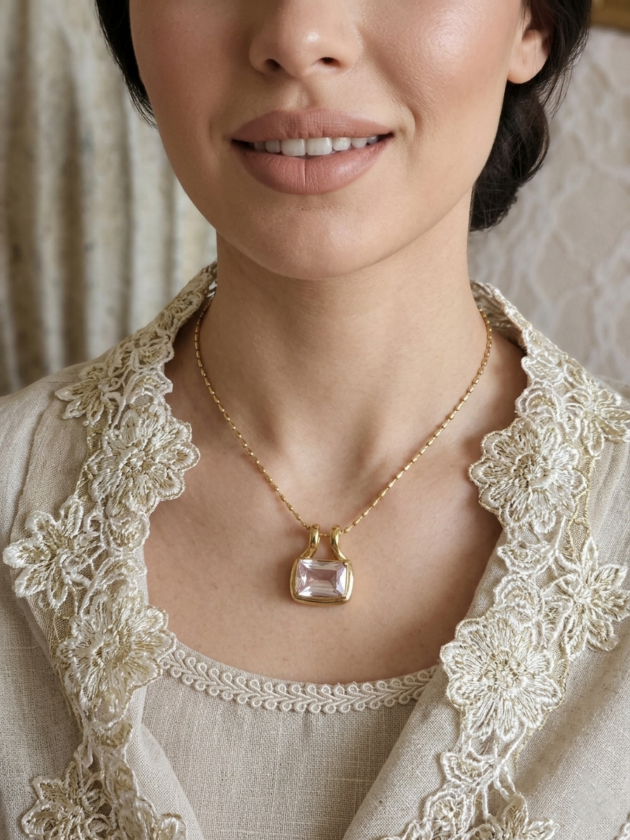 HAYLI NECKLACE