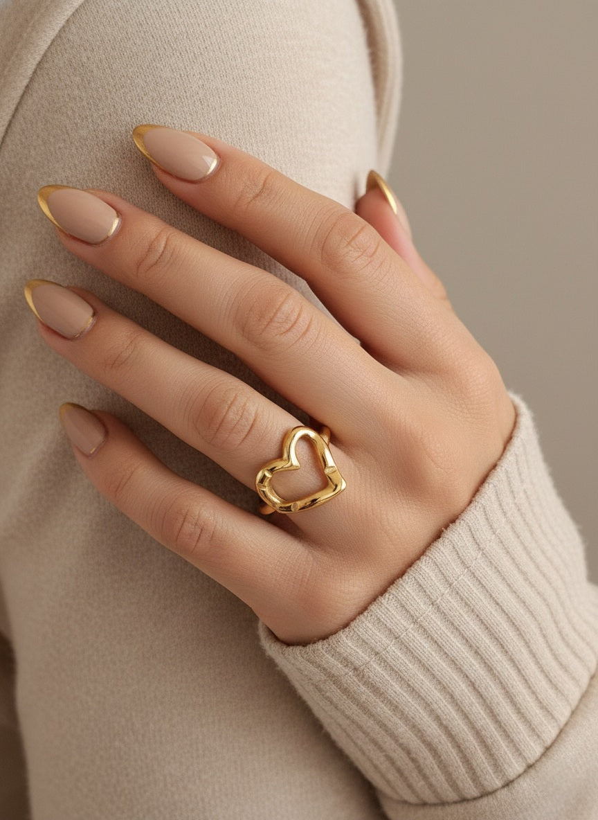 NADIRA VINTAGE HEART RING