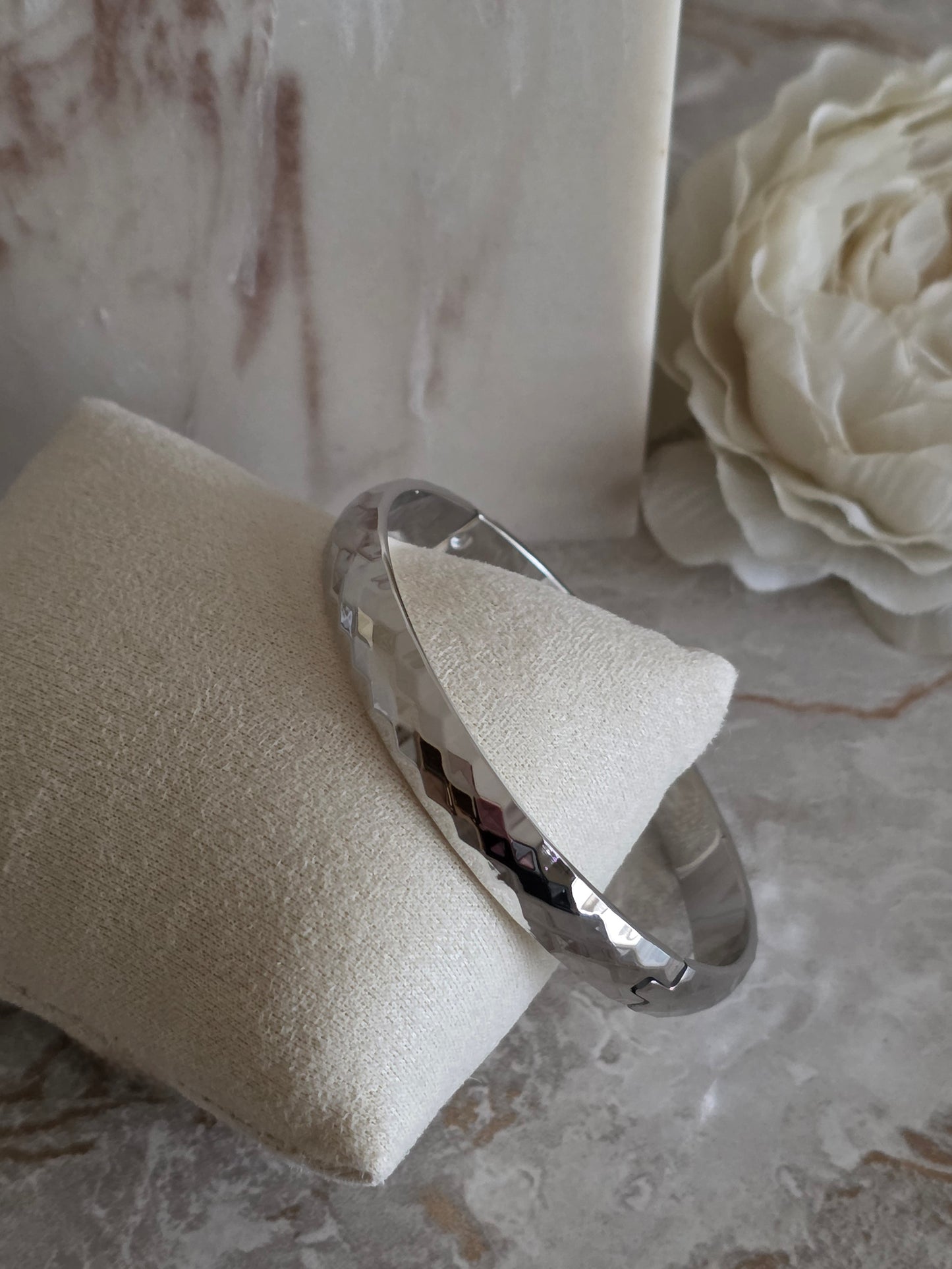 SEIRA BANGLE SILVER
