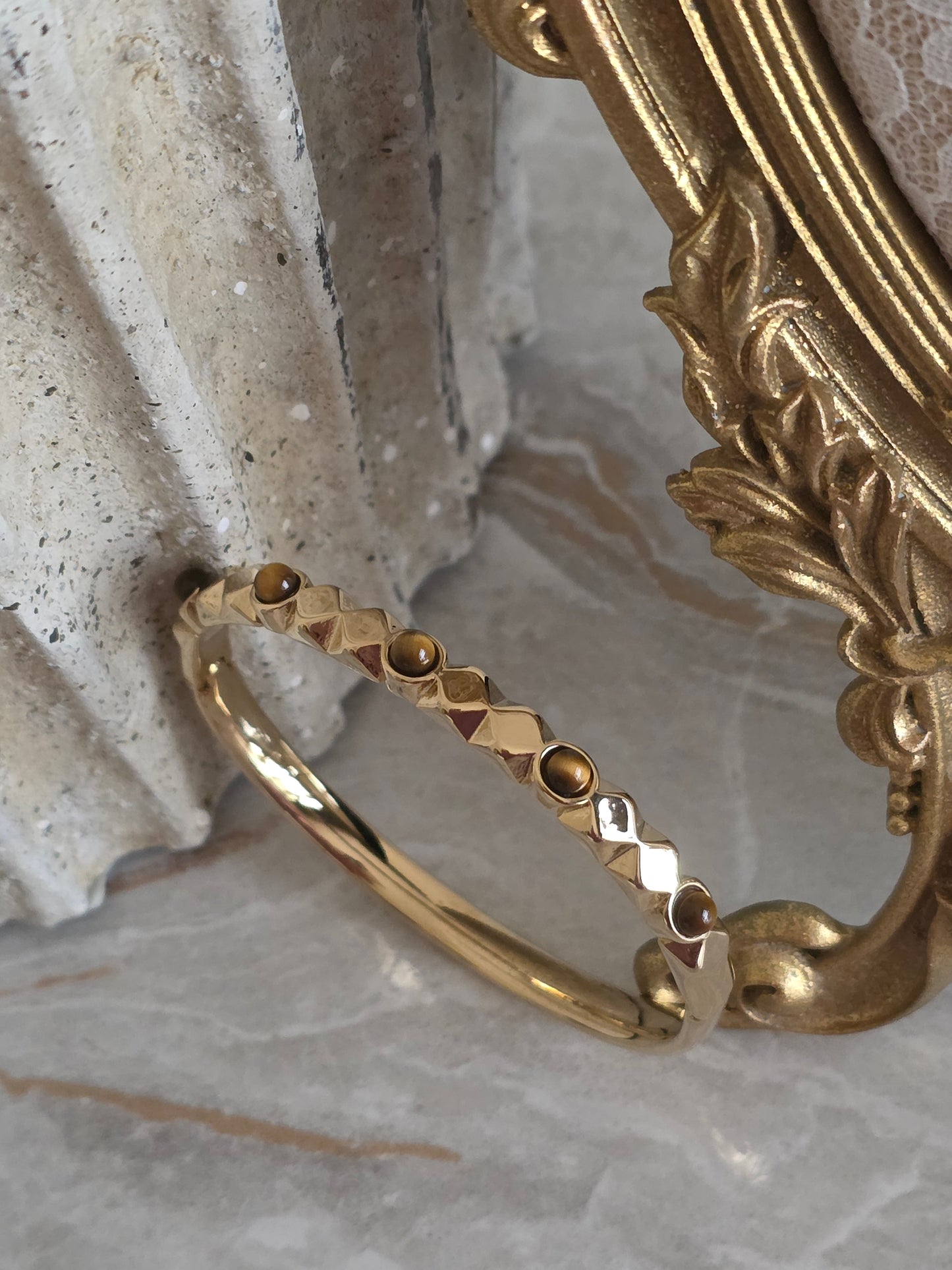 RINAN BANGLE