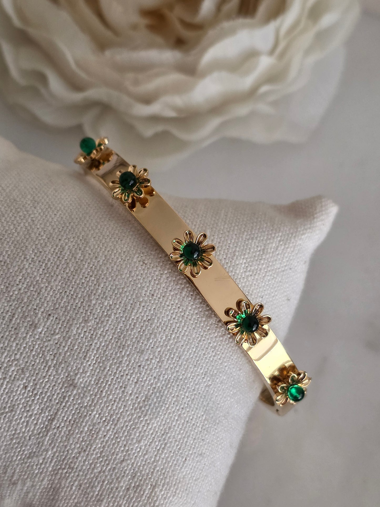 CEYLAN FLOWER BANGLE