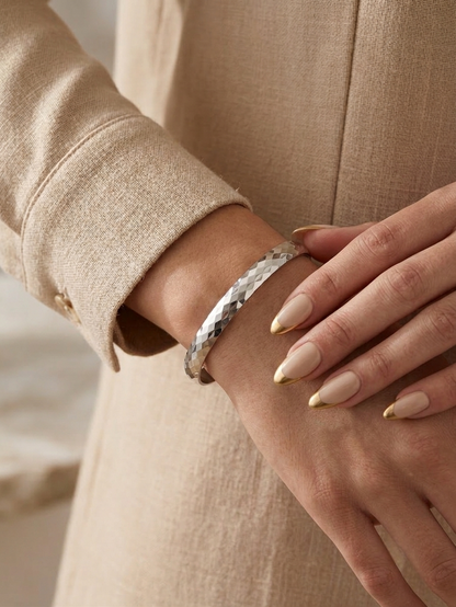 SEIRA BANGLE SILVER