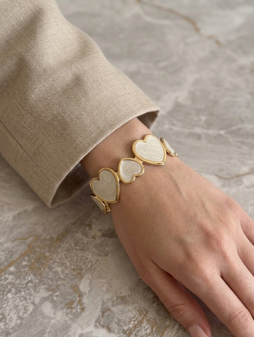 RAYANA HEART BANGLE