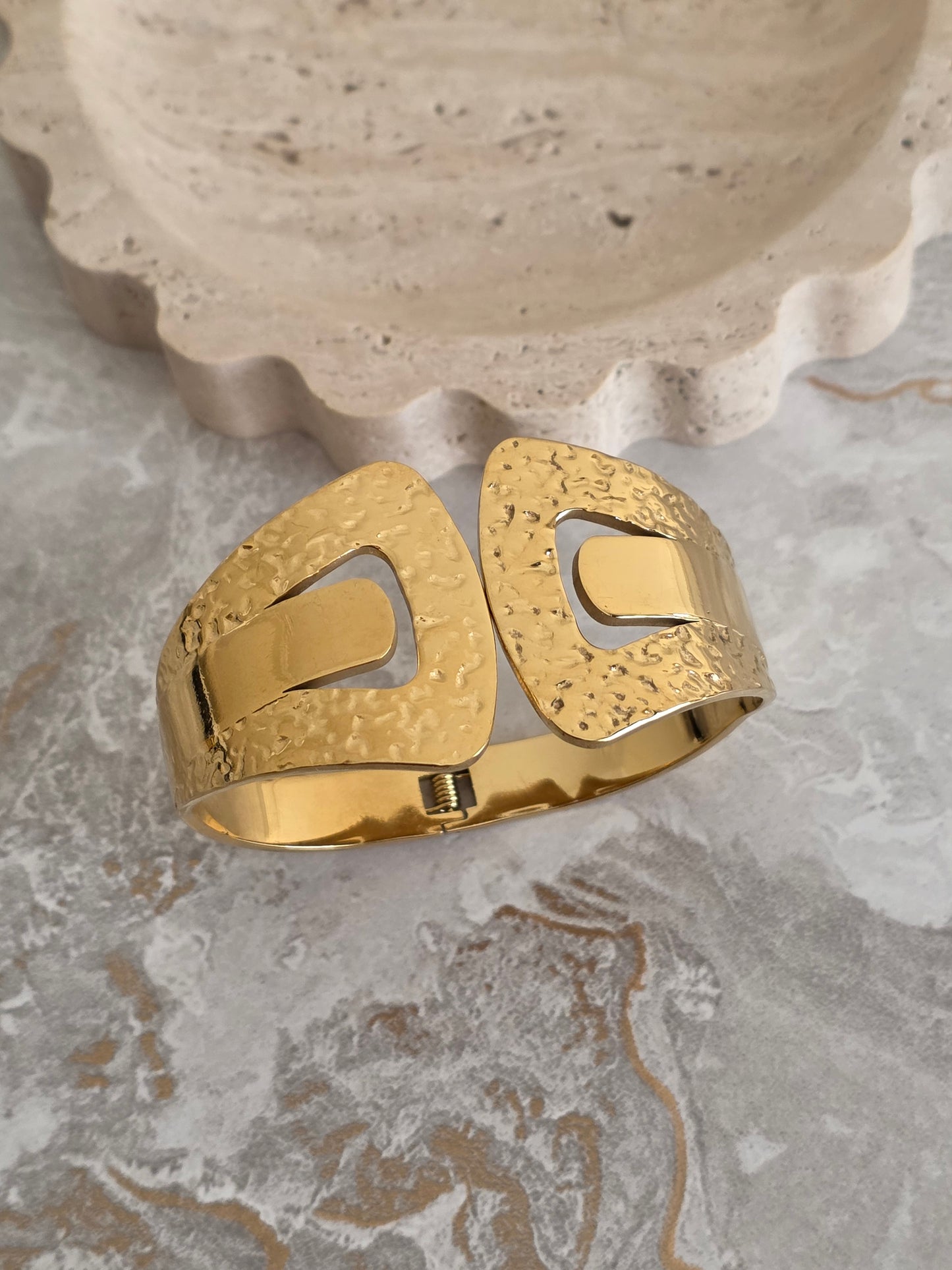 ALIYA BANGLE