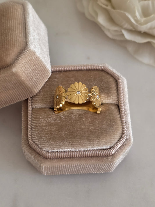 Cubic zirconia flower ring