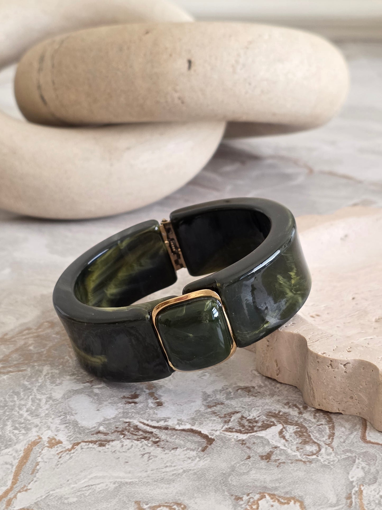 AYESHA ACRYLIC BANGLE