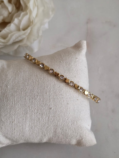 Heart and cubic zirconia thin bangle