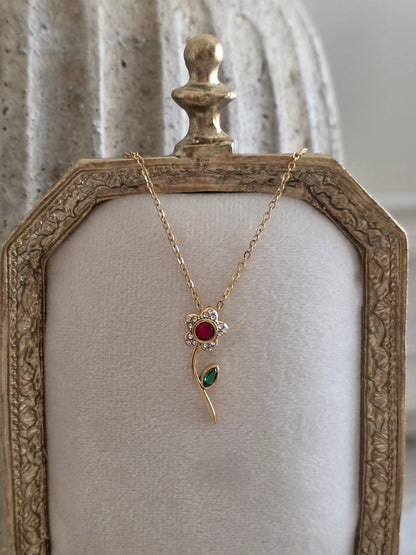 Golf flower necklace with Cubic Zirconia 