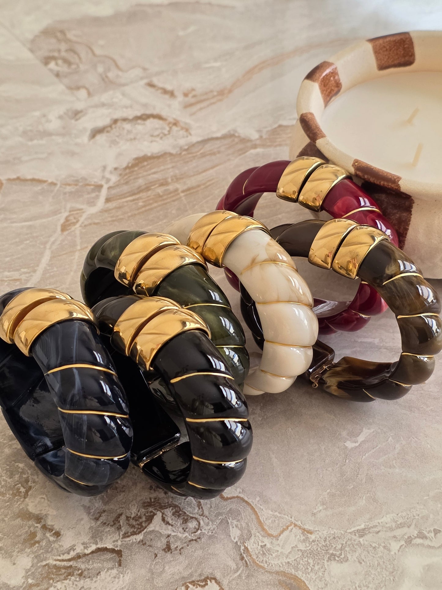 AZIZAH ACRYLIC BANGLE