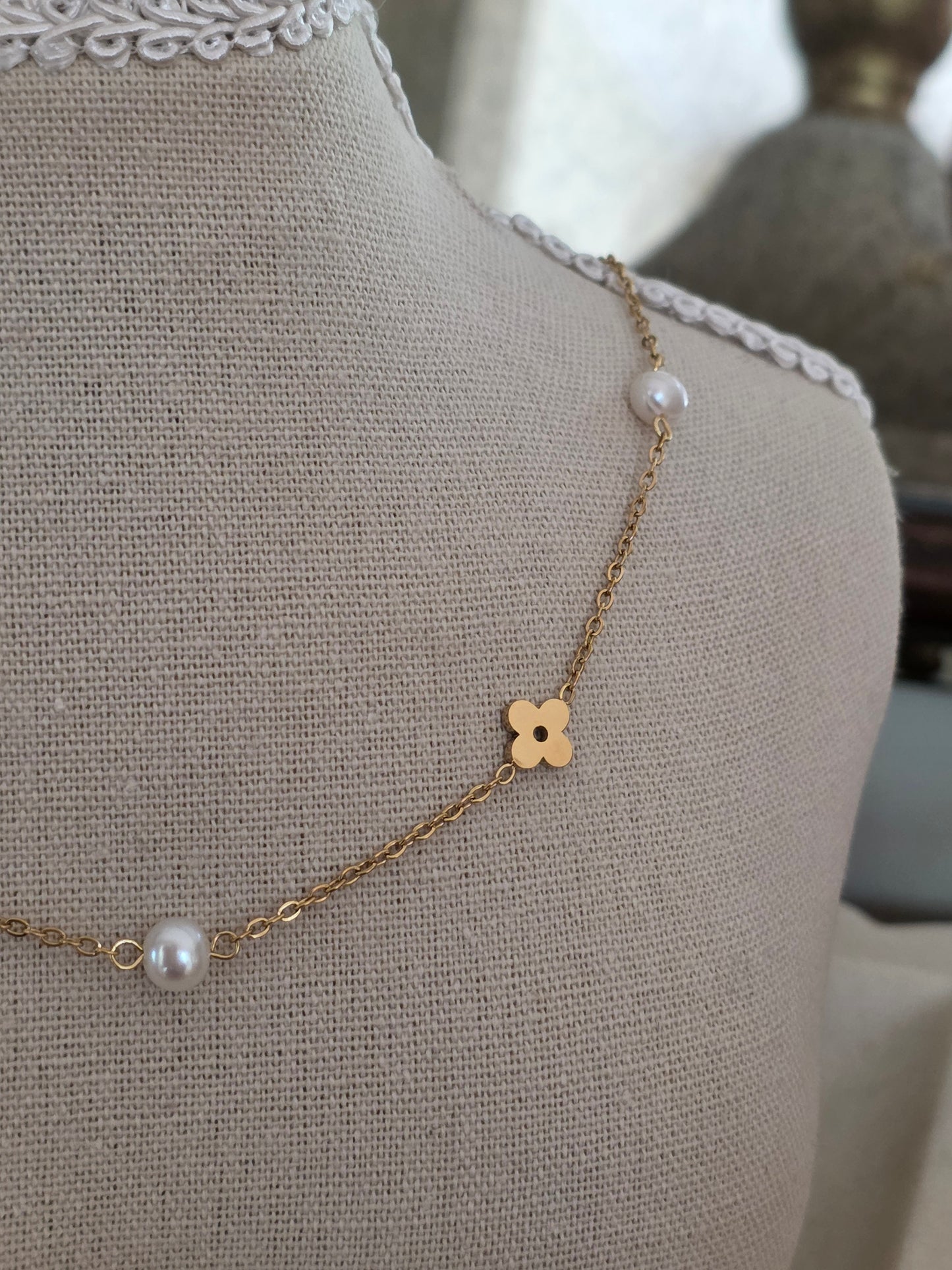 CARIA PEARL CLOVER NECKLACE