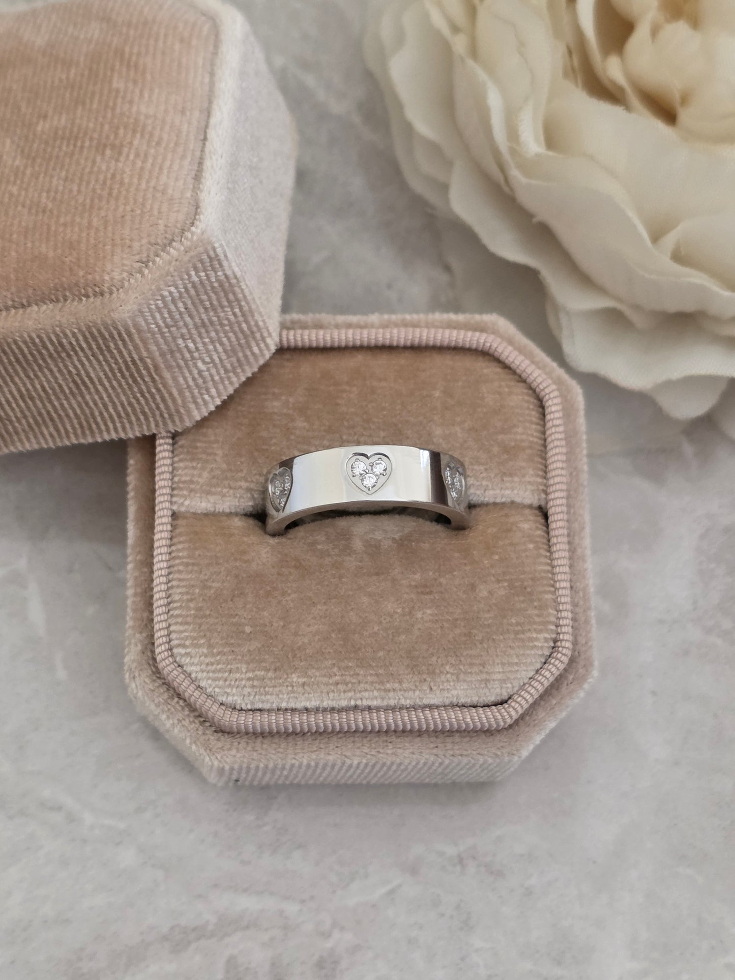 Silver heart ring with Cubic Zirconia 