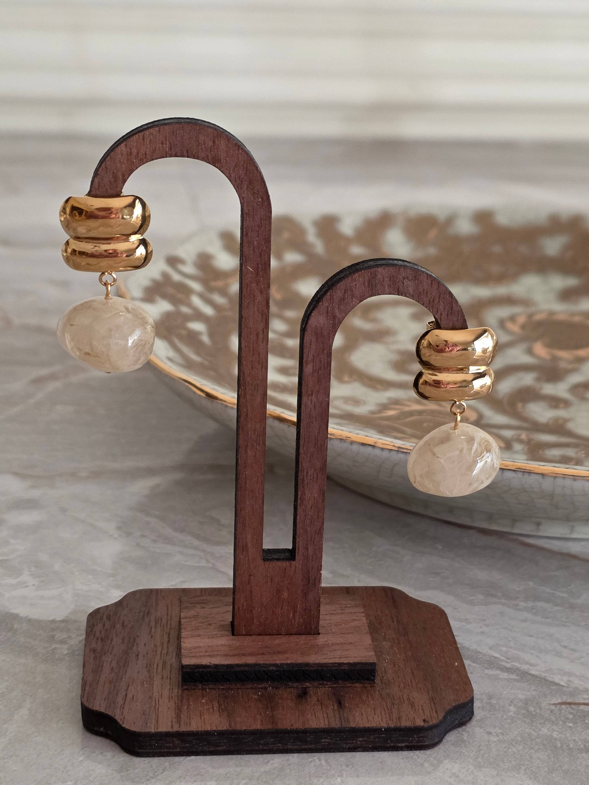 Gold beige resin Earrings